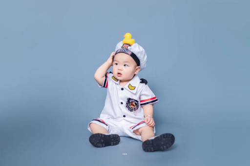 泽州宝宝老摇头怎么回事